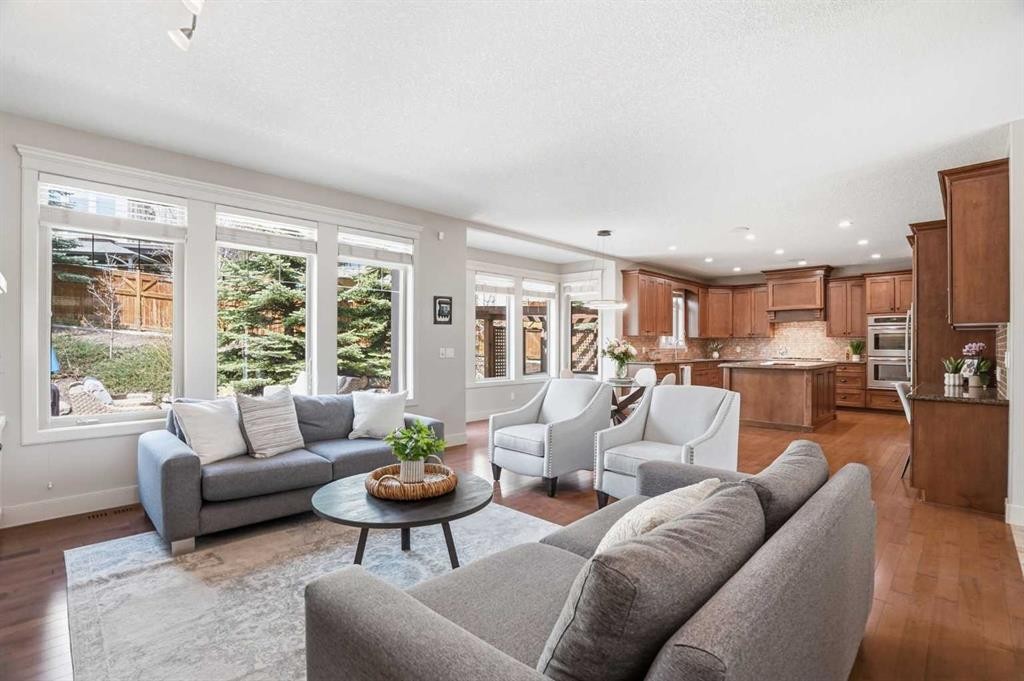 149 Aspen Glen Place Sw, Calgary, AB - Indoor Photo Showing Living Room
