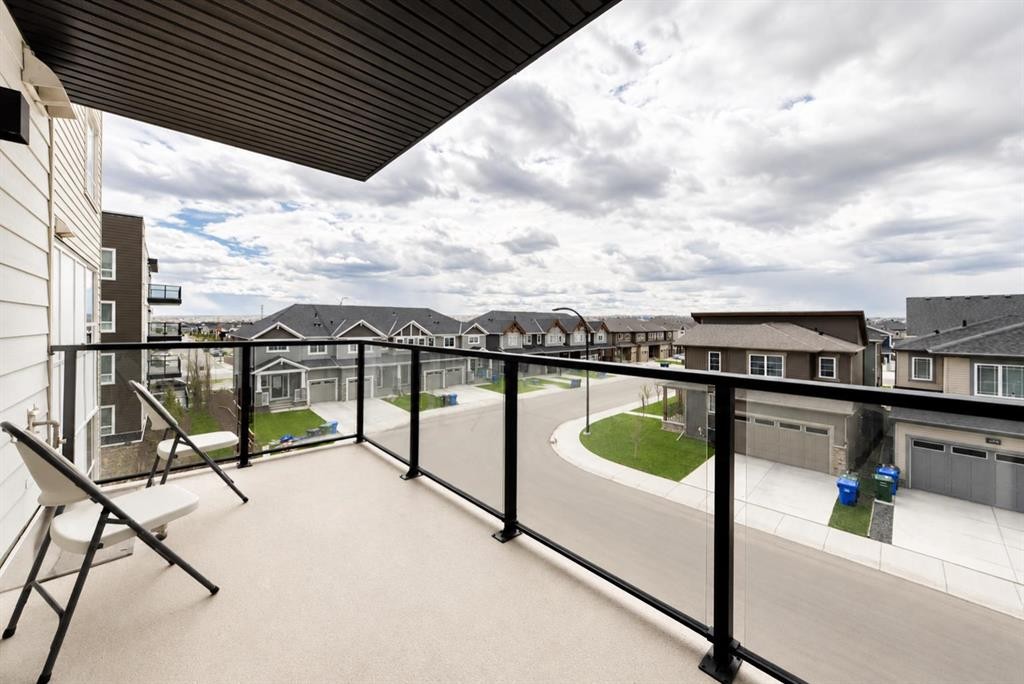 1304-33 Carringham Gate Nw, Calgary, AB - Outdoor With Exterior