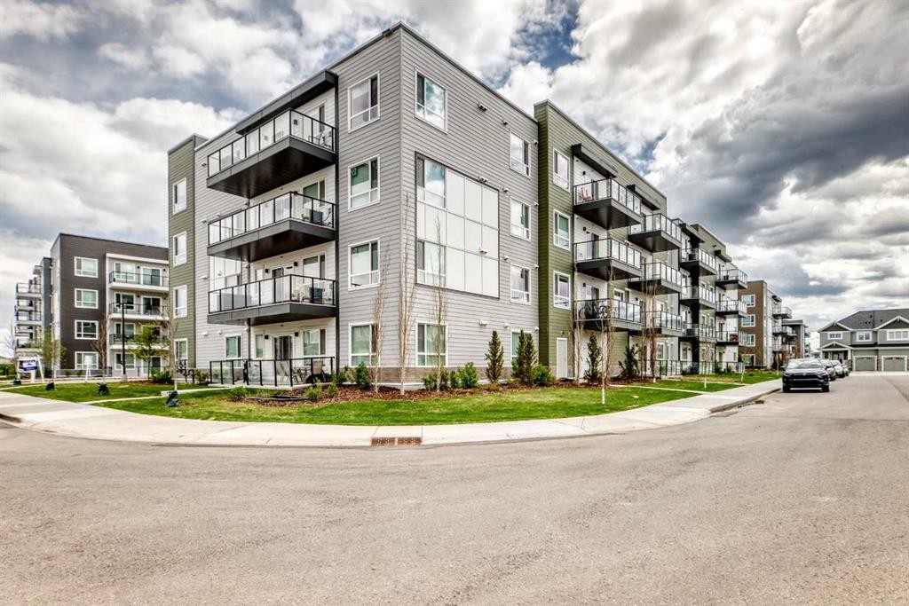 1304-33 Carringham Gate Nw, Calgary, AB - Outdoor With Facade