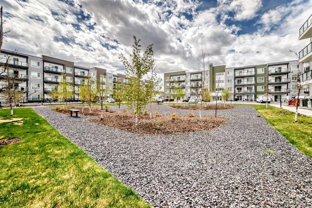 1304-33 Carringham Gate Nw, Calgary, AB - Outdoor