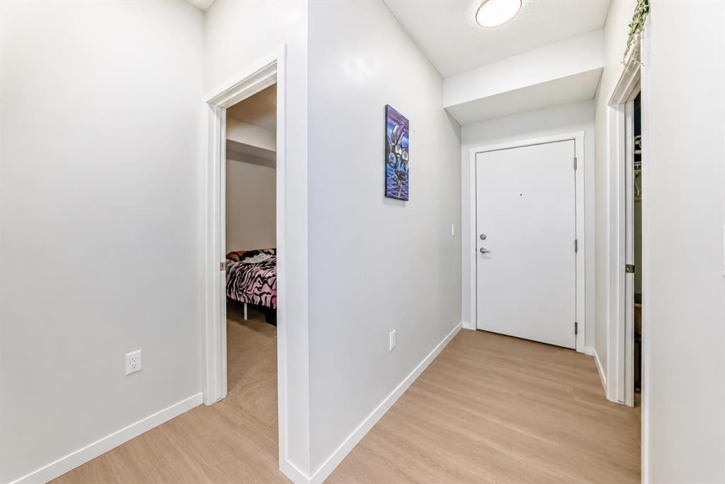 1304-33 Carringham Gate Nw, Calgary, AB - Indoor Photo Showing Other Room
