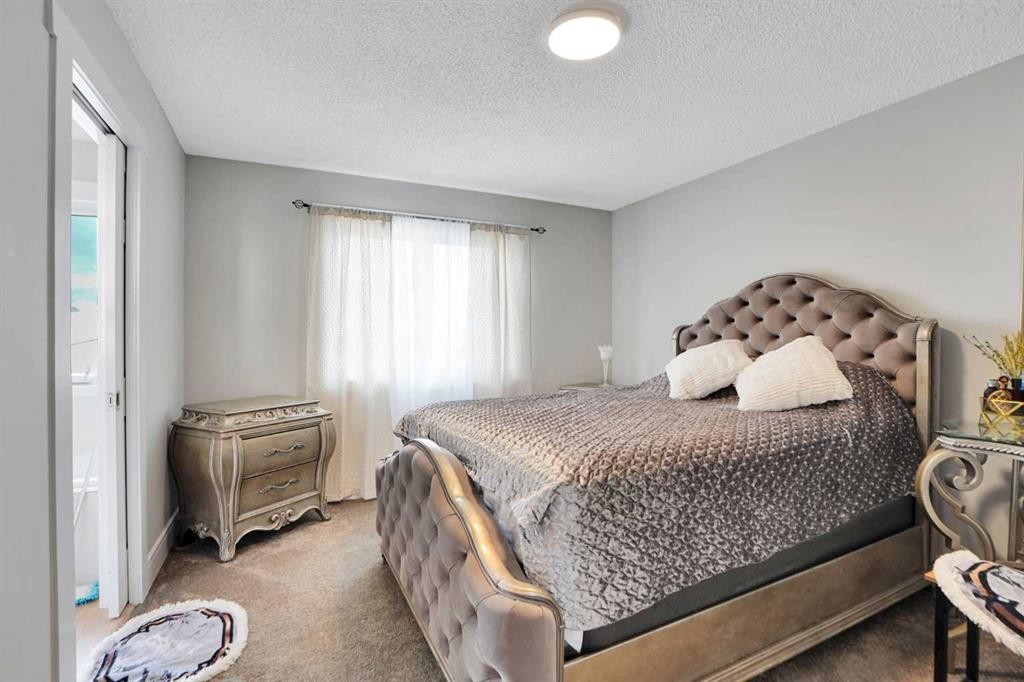 227 Citadel Lane Nw, Calgary, AB - Indoor Photo Showing Bedroom