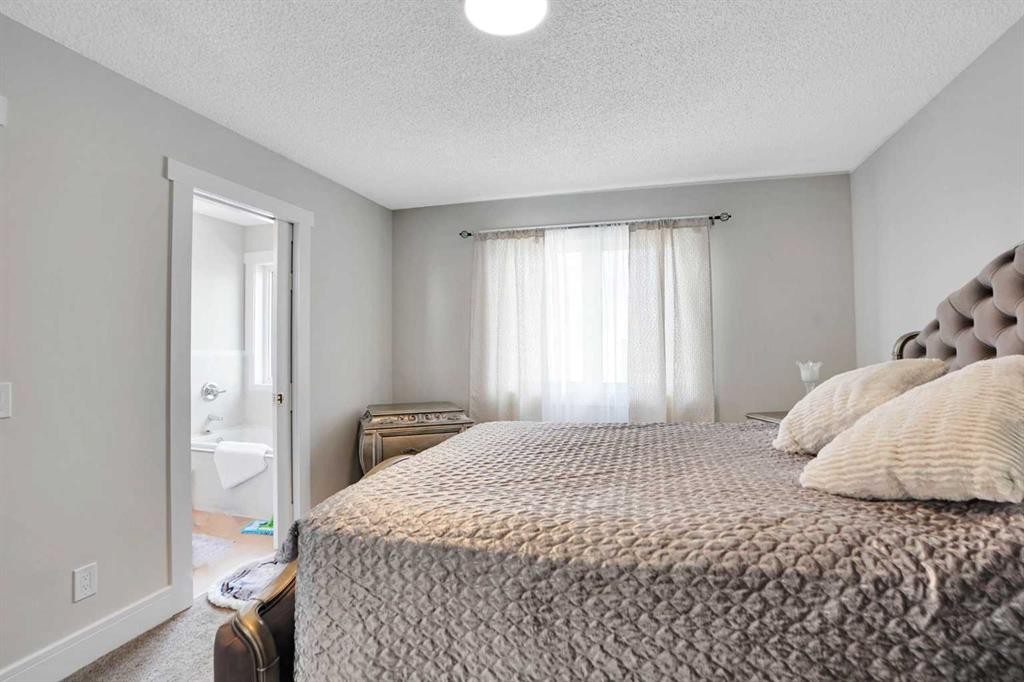 227 Citadel Lane Nw, Calgary, AB - Indoor Photo Showing Bedroom
