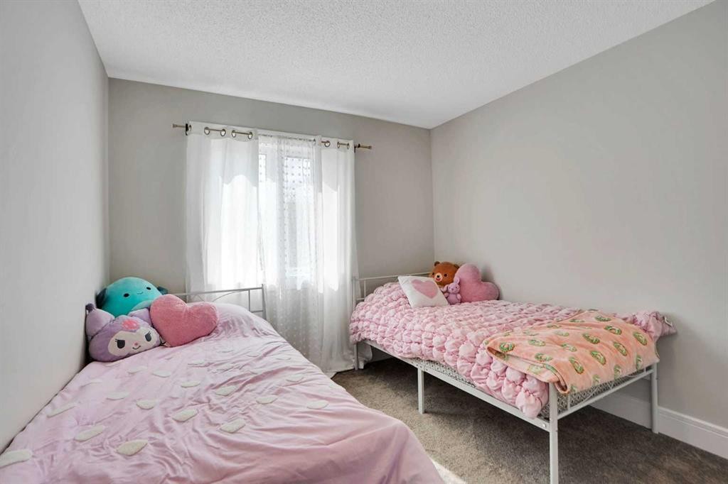 227 Citadel Lane Nw, Calgary, AB - Indoor Photo Showing Bedroom