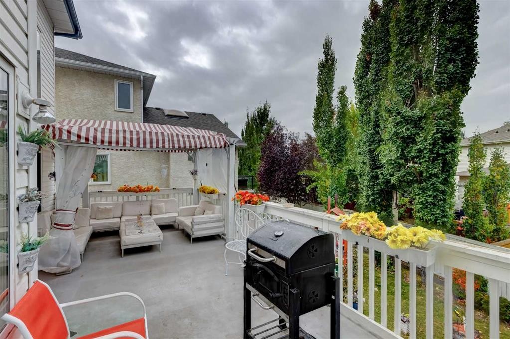 1121 Sierra Morena Court Sw, Calgary, AB - Outdoor With Deck Patio Veranda