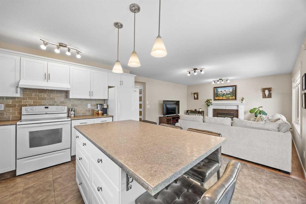 142 Sierra Nevada Green Sw, Calgary, AB - Indoor Photo Showing Kitchen