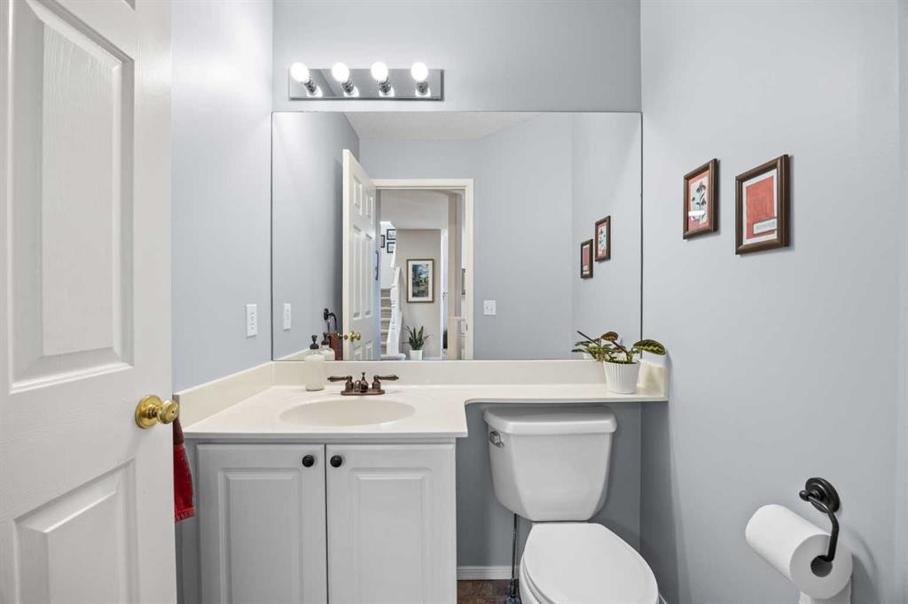142 Sierra Nevada Green Sw, Calgary, AB - Indoor Photo Showing Bathroom