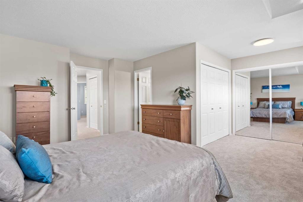 142 Sierra Nevada Green Sw, Calgary, AB - Indoor Photo Showing Bedroom