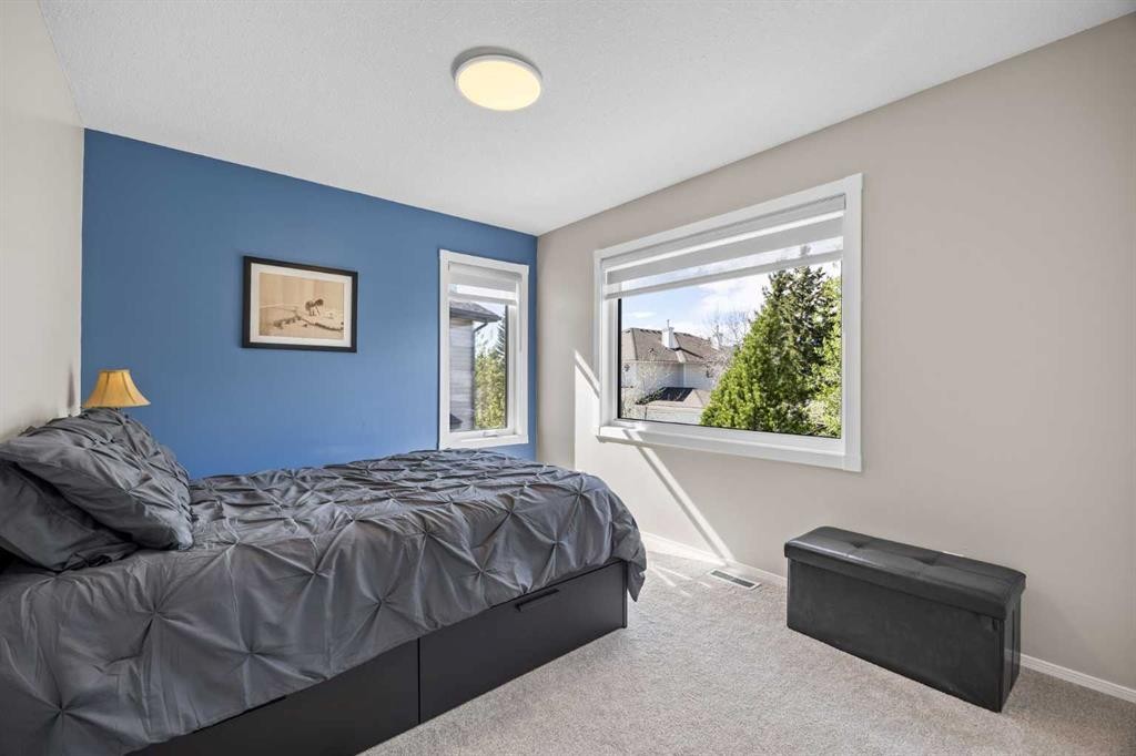 142 Sierra Nevada Green Sw, Calgary, AB - Indoor Photo Showing Bedroom