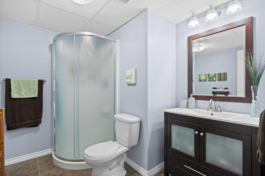 142 Sierra Nevada Green Sw, Calgary, AB - Indoor Photo Showing Bathroom