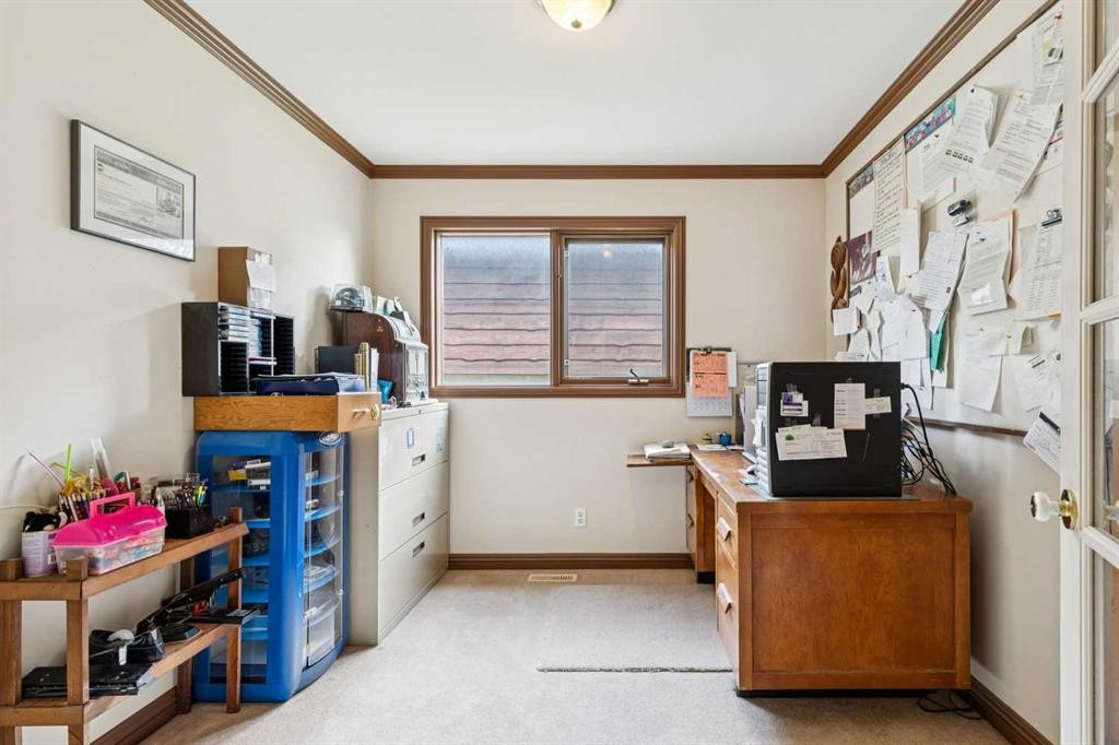 361 Wildwood Drive Sw, Calgary, AB - Indoor Photo Showing Office