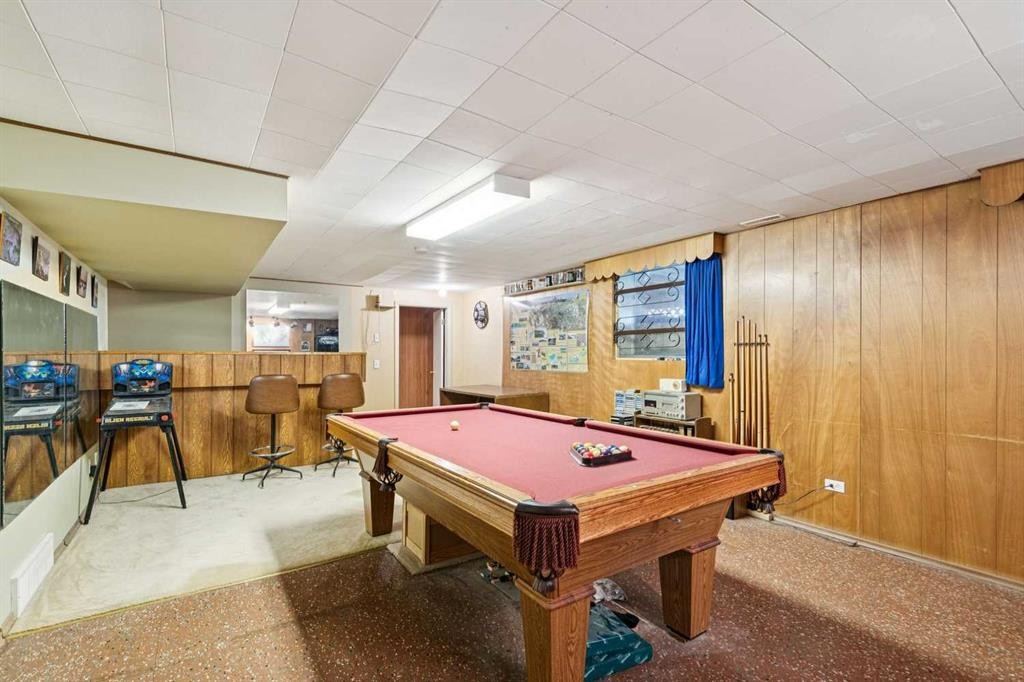 361 Wildwood Drive Sw, Calgary, AB - Indoor Photo Showing Other Room