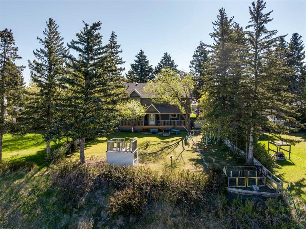 361 Wildwood Drive Sw, Calgary, AB - Outdoor