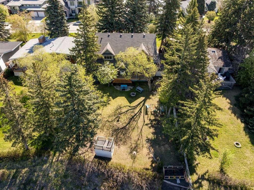 361 Wildwood Drive Sw, Calgary, AB - Outdoor