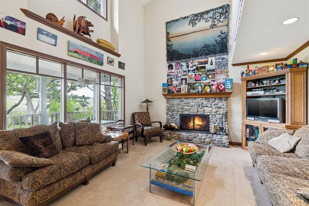 361 Wildwood Drive Sw, Calgary, AB - Indoor Photo Showing Living Room With Fireplace