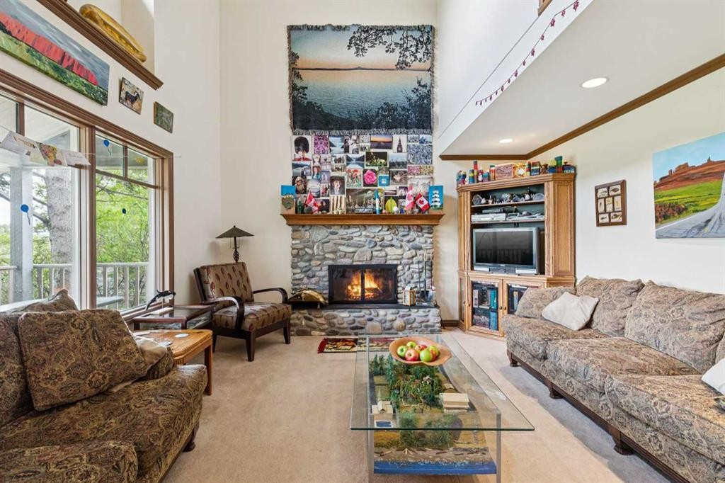 361 Wildwood Drive Sw, Calgary, AB - Indoor Photo Showing Living Room With Fireplace