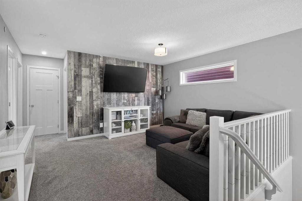 31 Lucas Boulevard Nw, Calgary, AB - Indoor