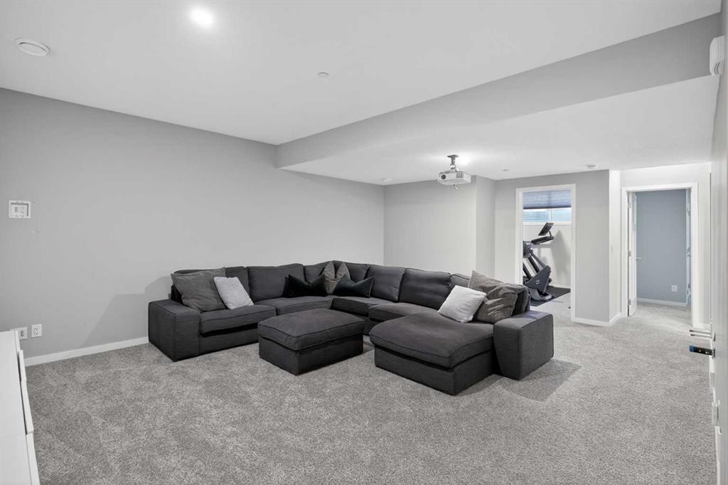 31 Lucas Boulevard Nw, Calgary, AB - Indoor