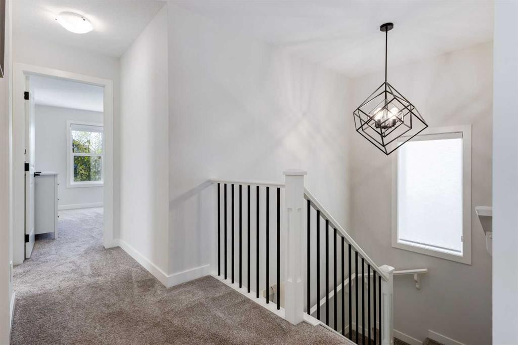 77 Walgrove Gardens Se, Calgary, AB - Indoor Photo Showing Other Room