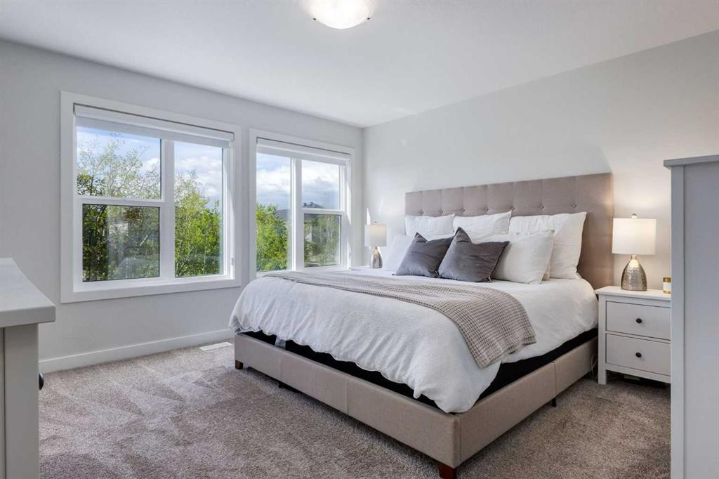 77 Walgrove Gardens Se, Calgary, AB - Indoor Photo Showing Bedroom