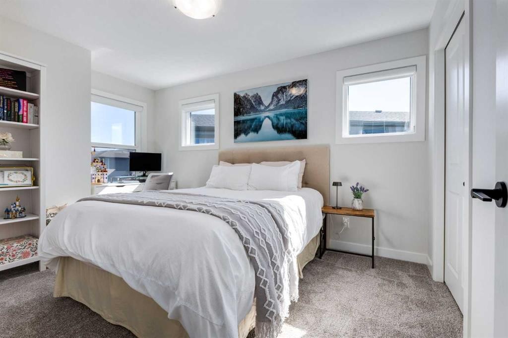 77 Walgrove Gardens Se, Calgary, AB - Indoor Photo Showing Bedroom
