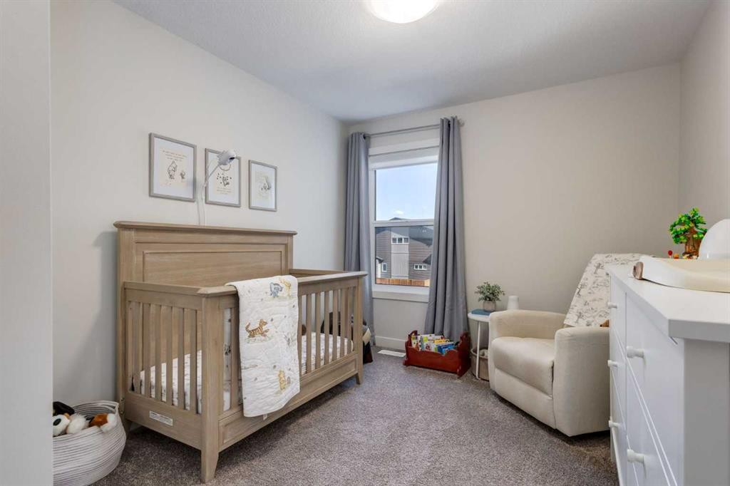 77 Walgrove Gardens Se, Calgary, AB - Indoor Photo Showing Bedroom
