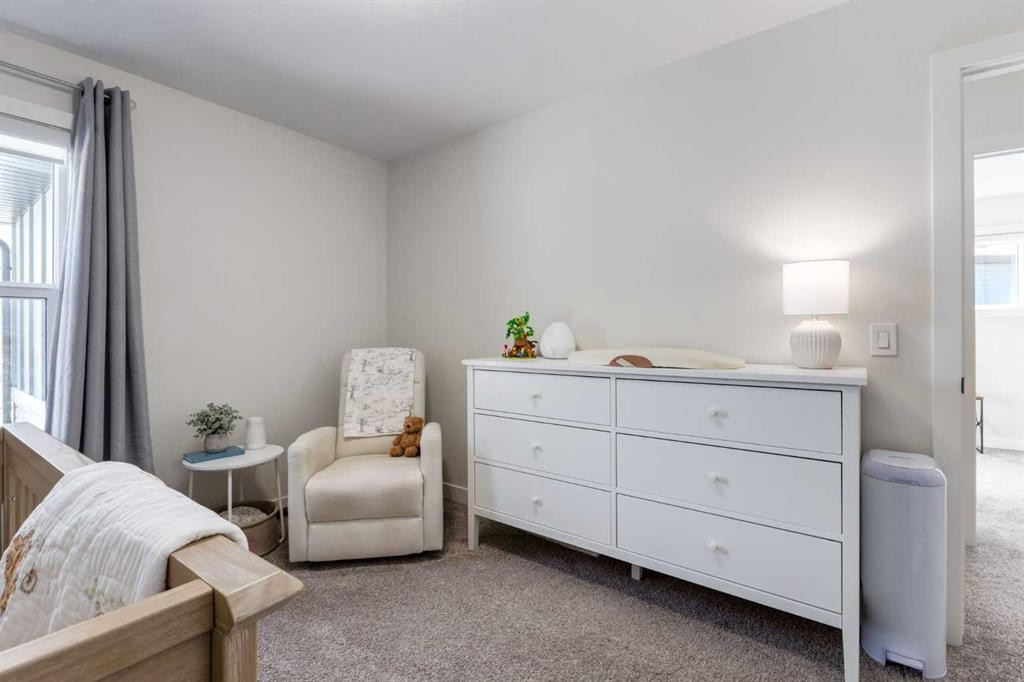 77 Walgrove Gardens Se, Calgary, AB - Indoor Photo Showing Bedroom