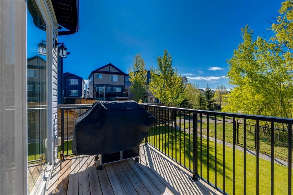 77 Walgrove Gardens Se, Calgary, AB - Outdoor