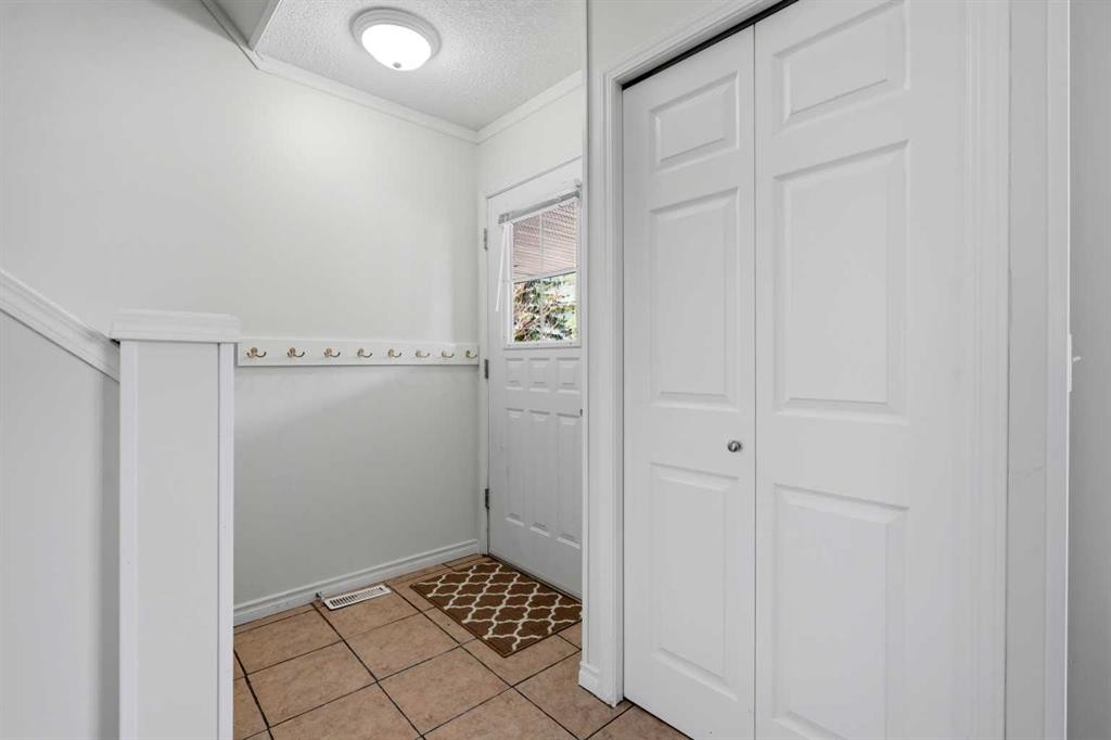 249 Citadel Point Nw, Calgary, AB - Indoor Photo Showing Other Room