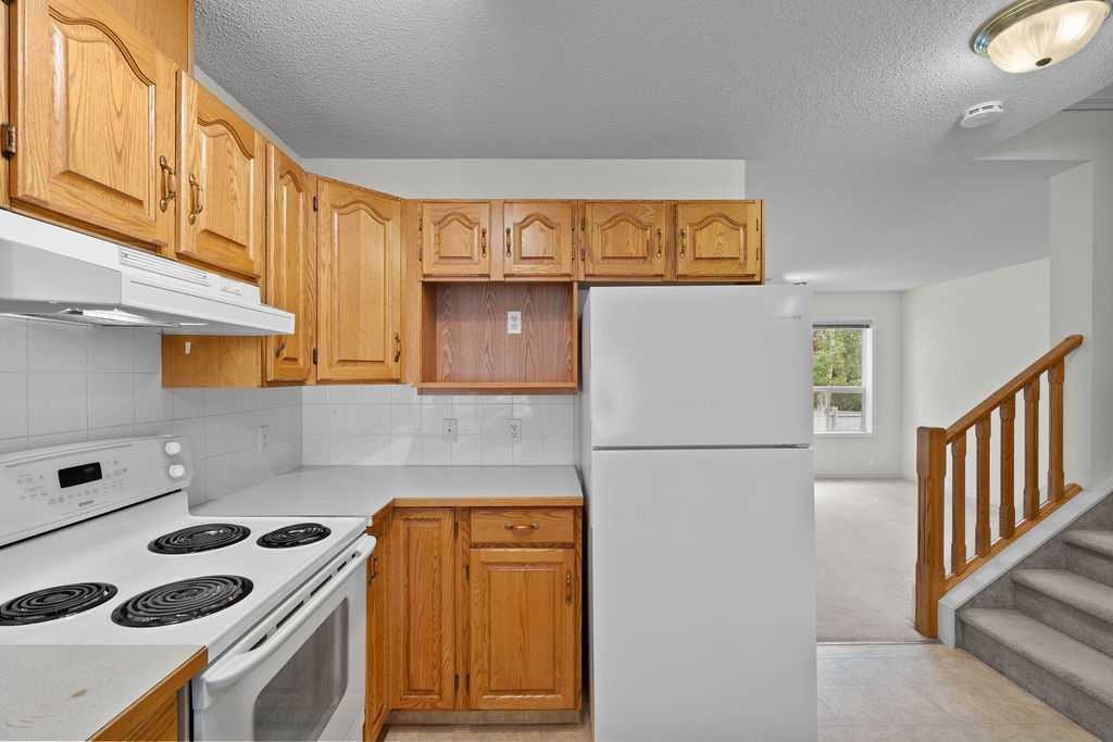 31 Silvergrove Close Nw, Calgary, AB