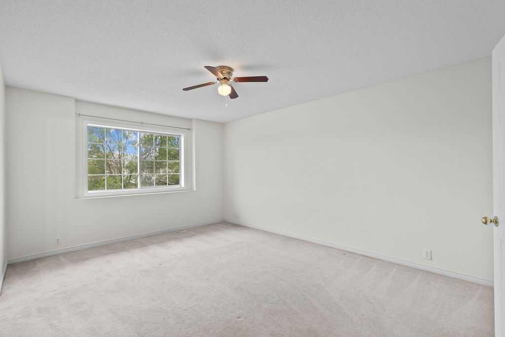31 Silvergrove Close Nw, Calgary, AB