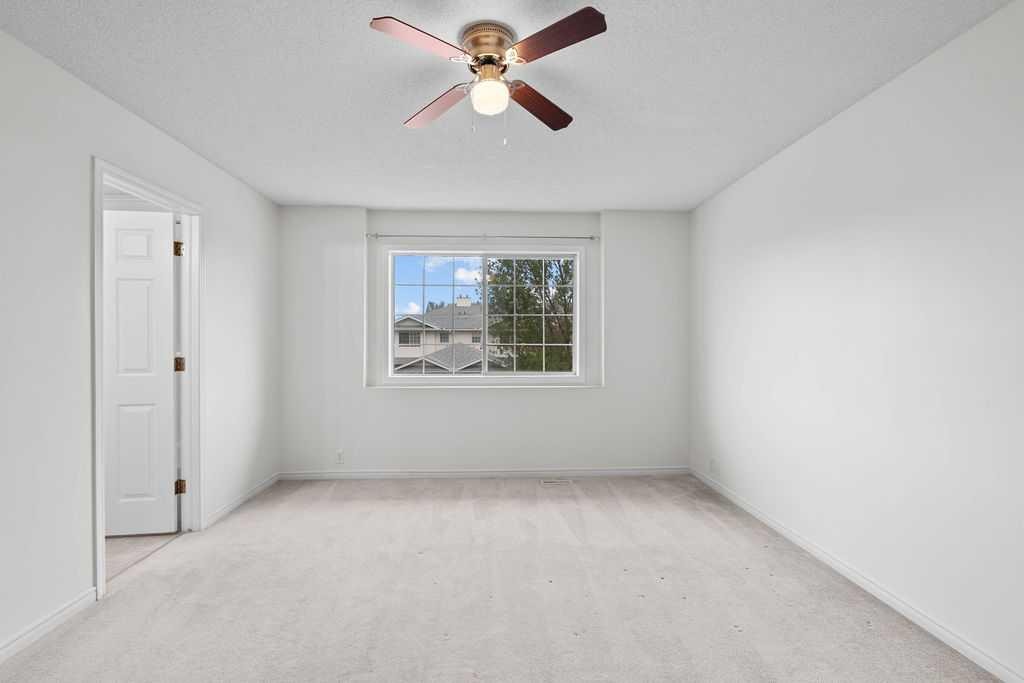 31 Silvergrove Close Nw, Calgary, AB