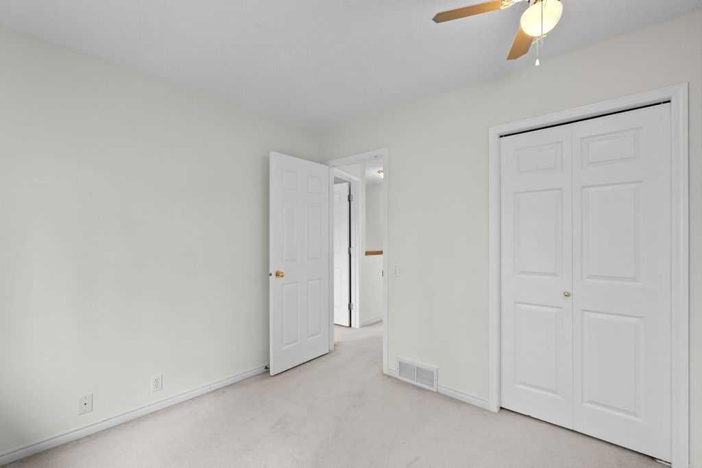 31 Silvergrove Close Nw, Calgary, AB