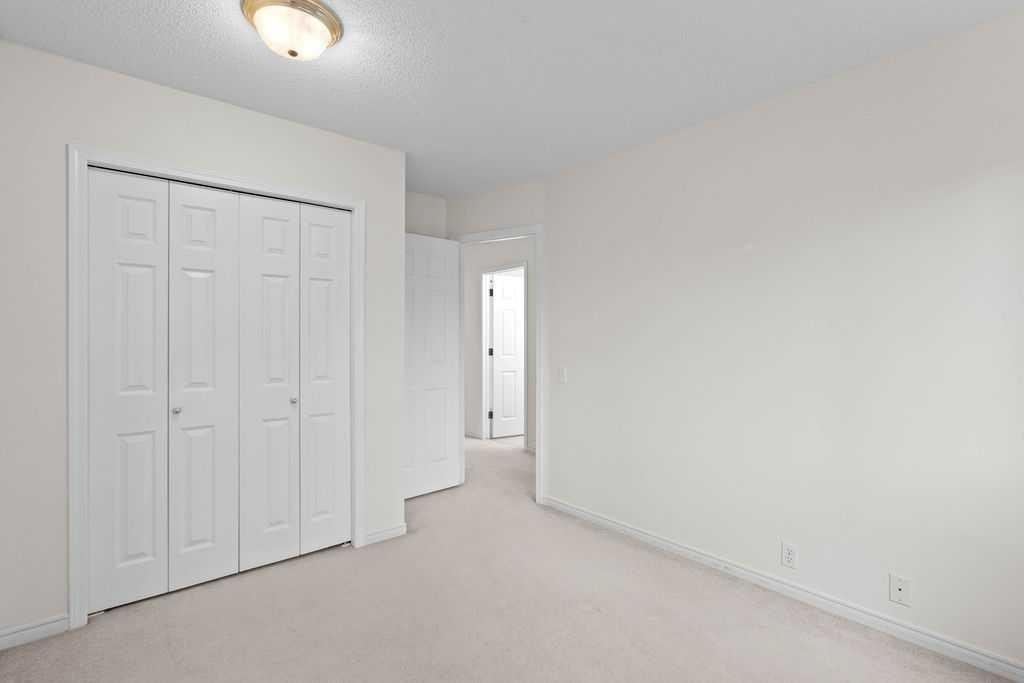 31 Silvergrove Close Nw, Calgary, AB