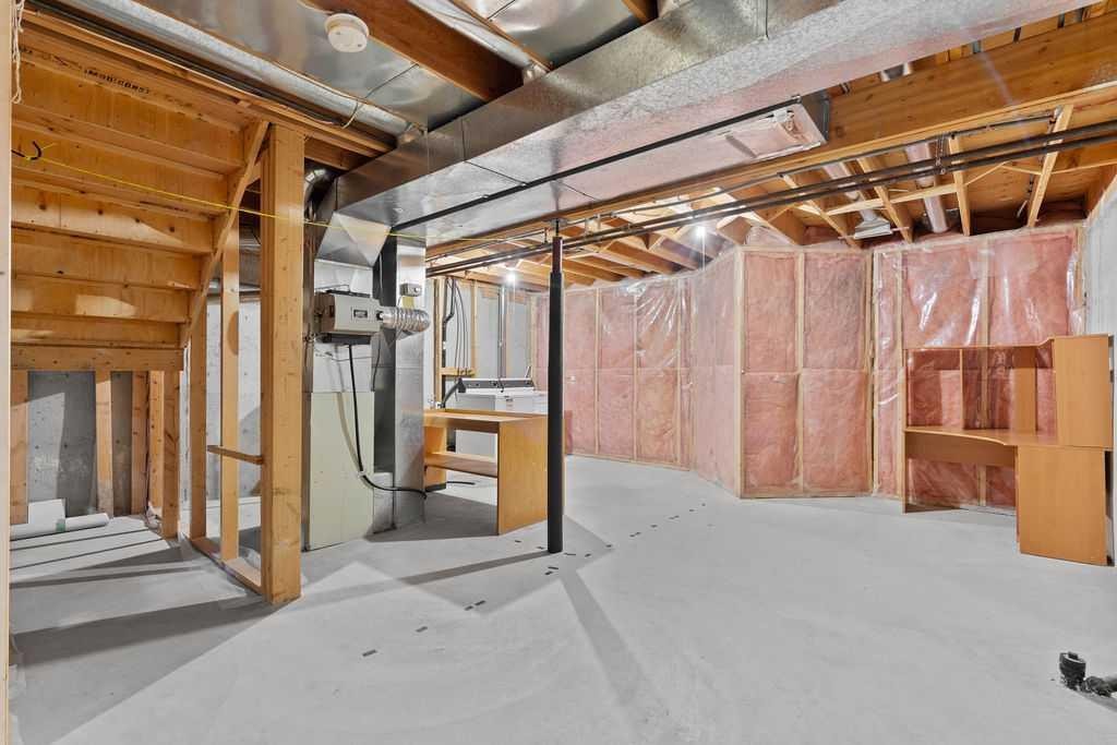 31 Silvergrove Close Nw, Calgary, AB