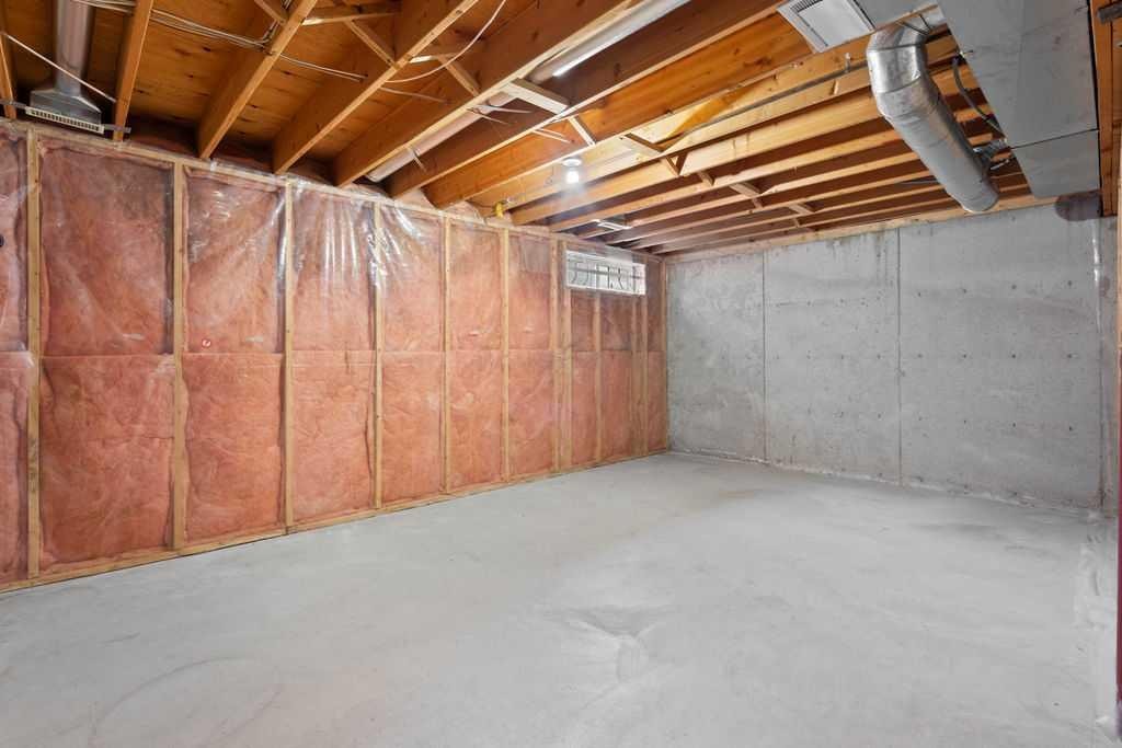 31 Silvergrove Close Nw, Calgary, AB