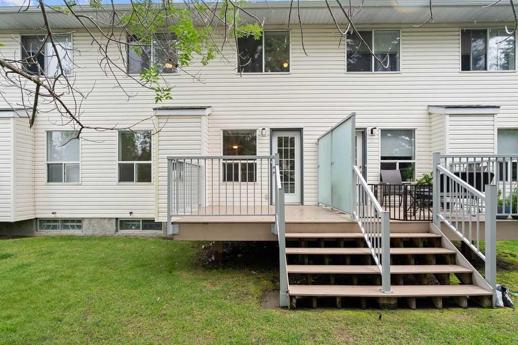 31 Silvergrove Close Nw, Calgary, AB