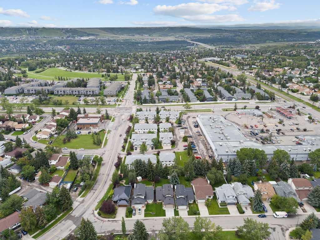 31 Silvergrove Close Nw, Calgary, AB