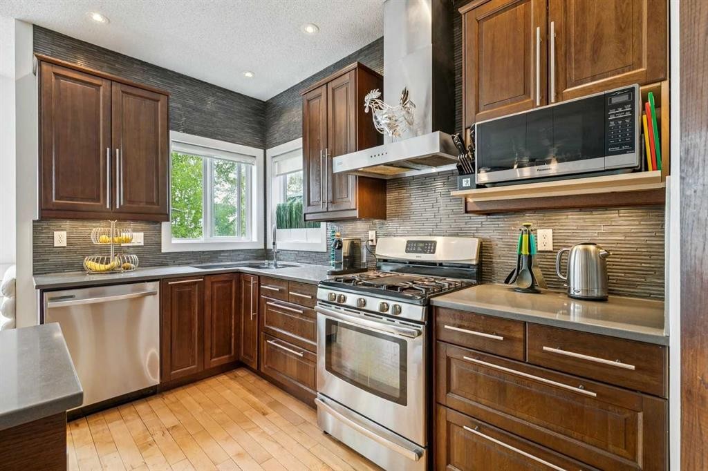 55 Wentworth Manor Sw, Calgary, AB - Indoor Photo Showing Kitchen