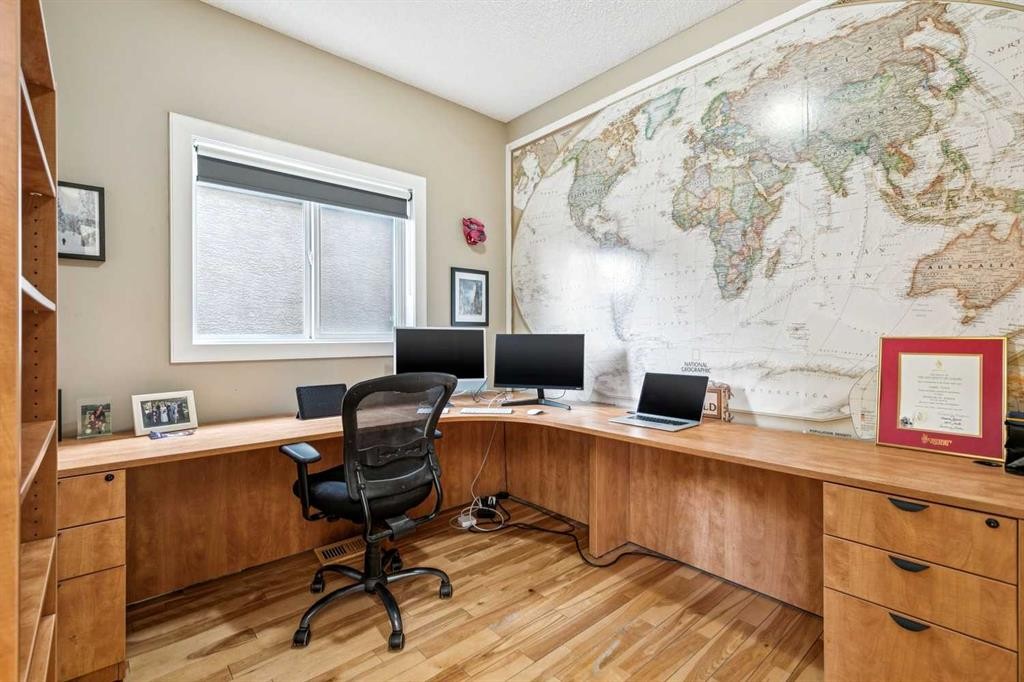 55 Wentworth Manor Sw, Calgary, AB - Indoor Photo Showing Office