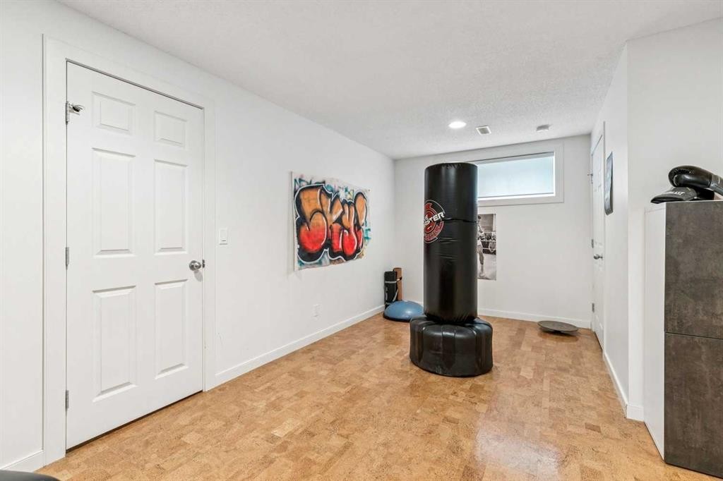 55 Wentworth Manor Sw, Calgary, AB - Indoor Photo Showing Other Room