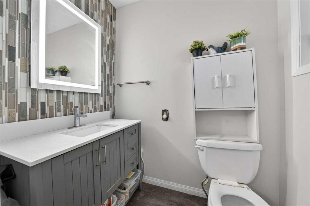 740 Hunterston Crescent Nw, Calgary, AB