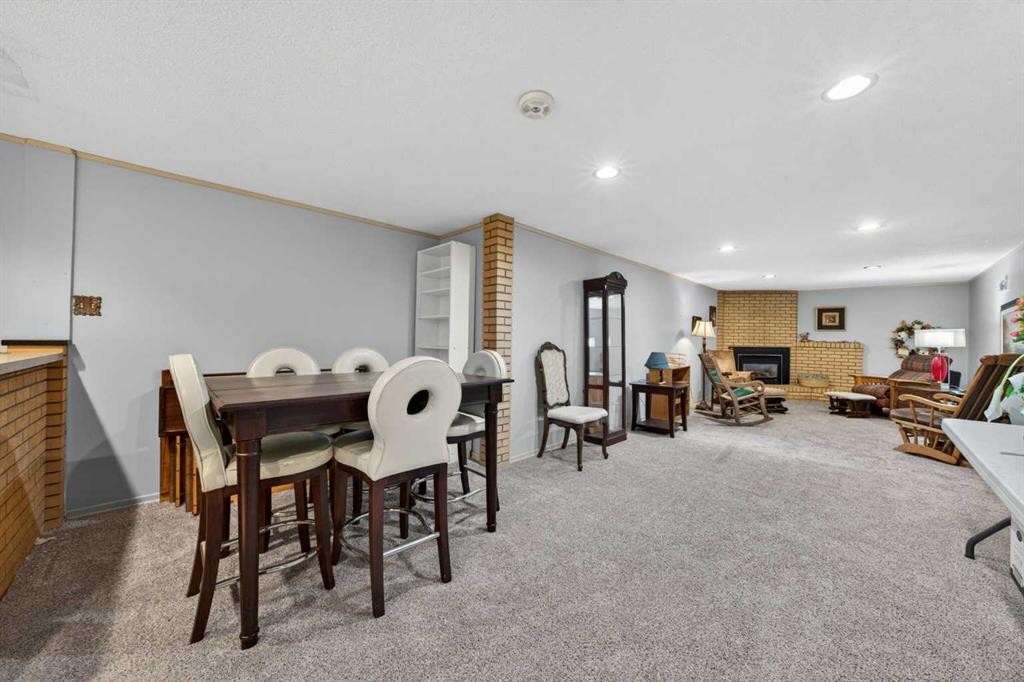 740 Hunterston Crescent Nw, Calgary, AB