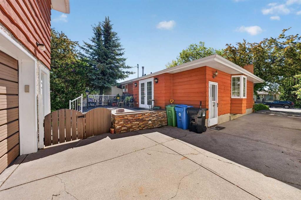 740 Hunterston Crescent Nw, Calgary, AB
