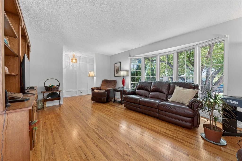 740 Hunterston Crescent Nw, Calgary, AB