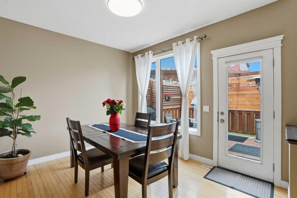 44 Westridge Crescent, Okotoks, AB - Indoor Photo Showing Dining Room