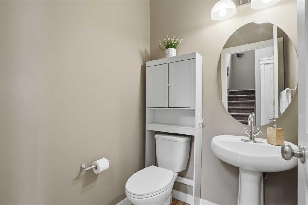 44 Westridge Crescent, Okotoks, AB - Indoor Photo Showing Bathroom