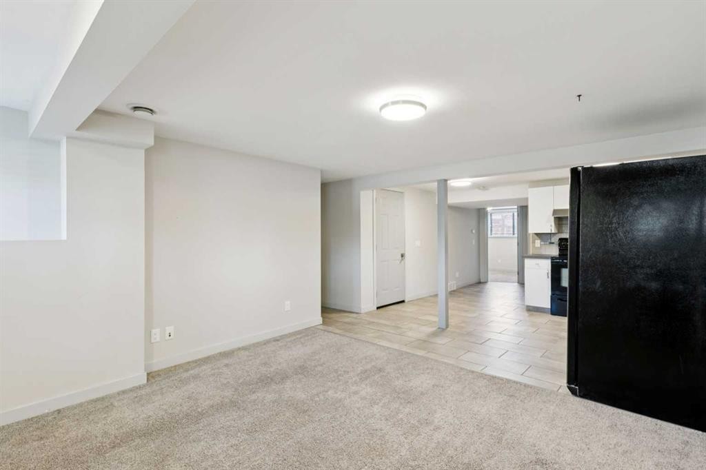 68 Templegreen Bay Ne, Calgary, AB - Indoor Photo Showing Other Room