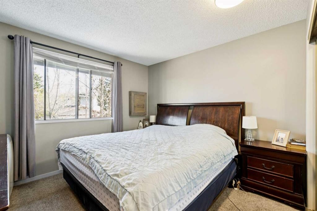 68 Templegreen Bay Ne, Calgary, AB - Indoor Photo Showing Bedroom