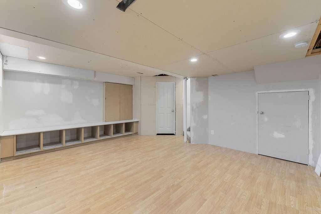108 Everstone Rise Sw, Calgary, AB - Indoor